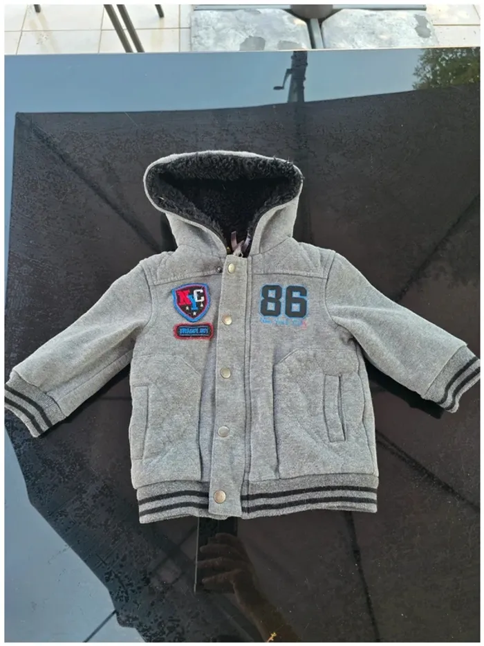 Lot 10 vêtements garçon 9 mois - photo numéro 3