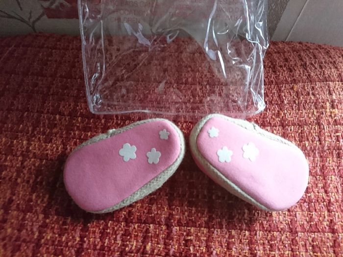 Chaussures bébé neuves, 0/3 mois Tape à l'œil - photo numéro 2