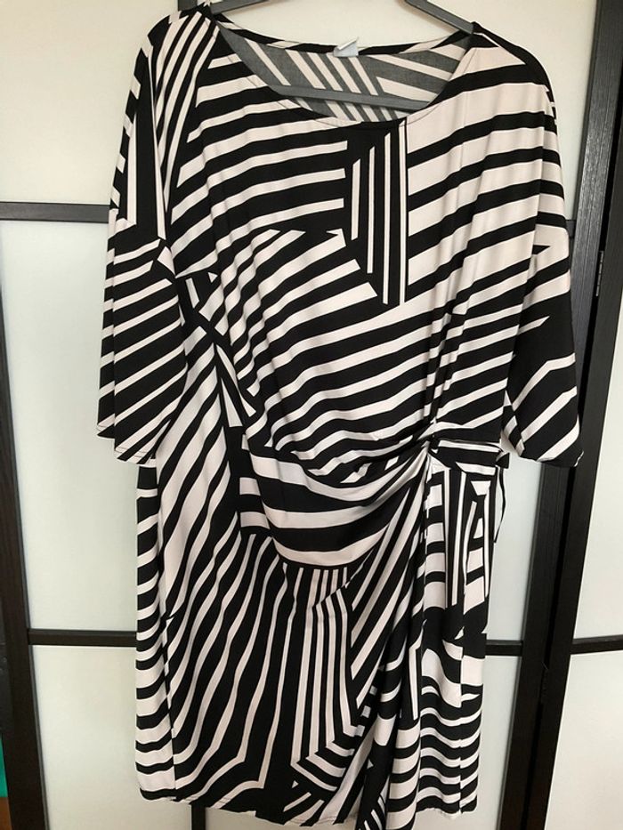 Robe noir et blanche MS Mode