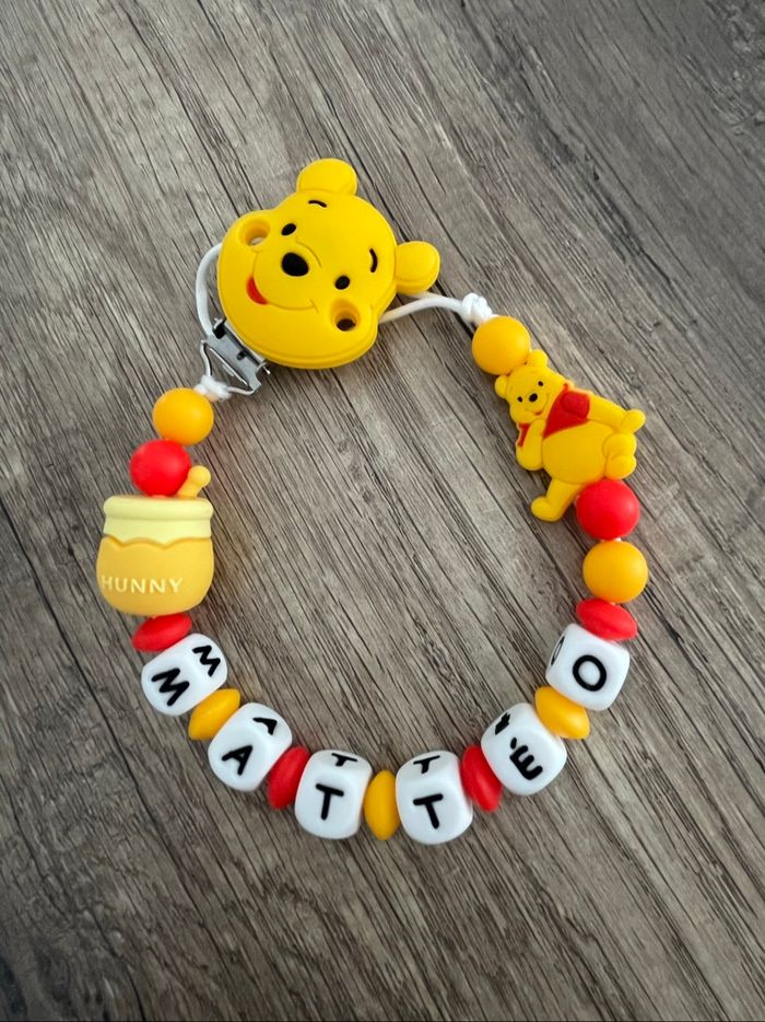 Attache tétine personnalisée Disney Winnie l’ourson