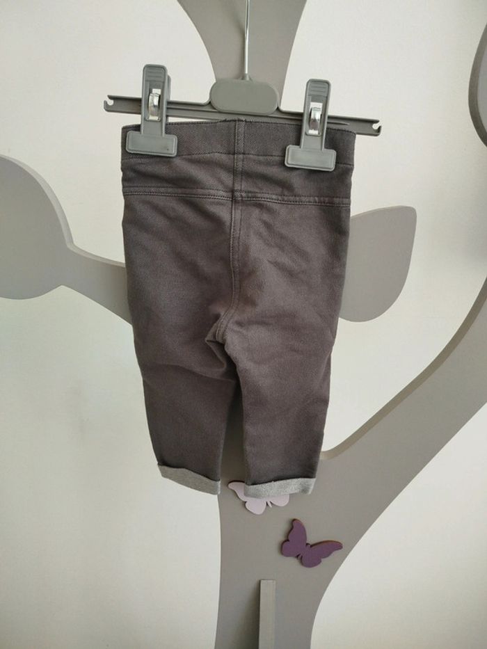 Legging gris Kiabi taille 9 mois - photo numéro 2