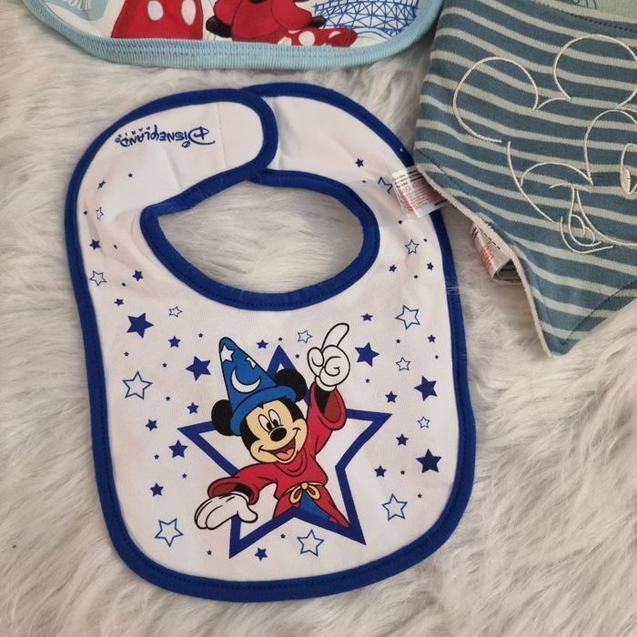 NEUFS (non servis) 💙💙 🤩🤩SUPERBE lot  bavoirs disneyland paris et disney baby 💙💙💙 - photo numéro 4