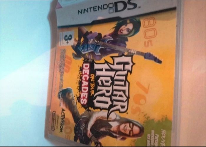 🎸 Jeu Nintendo DS – Guitar Hero: On Tour Decades 🎶 - photo numéro 2