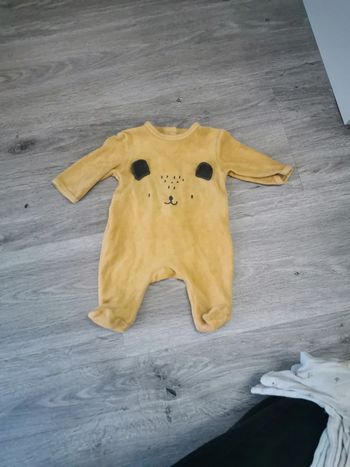 Grenouillère velours Kiabi 1 mois