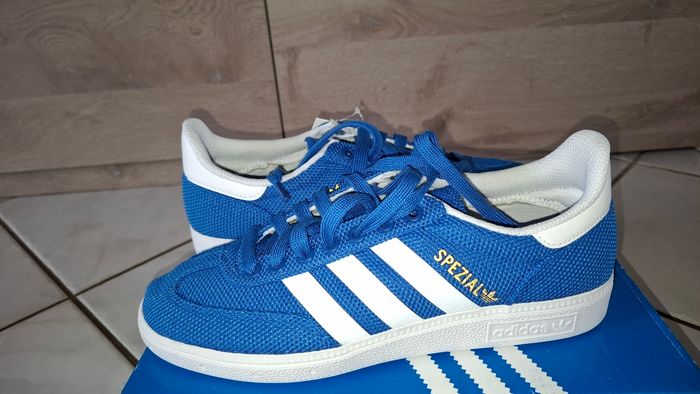 Chaussure adidas neuve - photo numéro 3