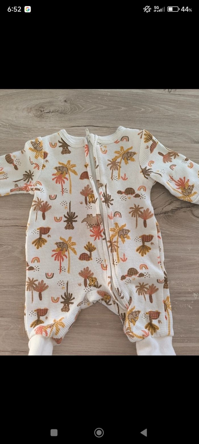 Pyjama taille 1 mois - photo numéro 2