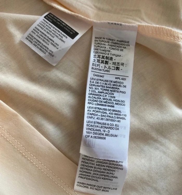 T-shirt de marque Levis, couleur abricot, taille XXs neuf Correspond plus à un XS - photo numéro 6