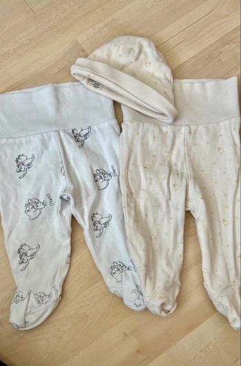 Lot 2 paires pantalons + bonnet 3 mois