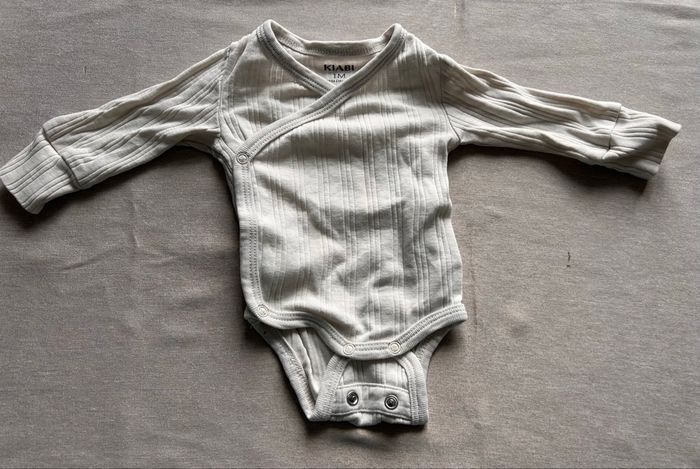 Lot body manches longues 1 mois - photo numéro 4