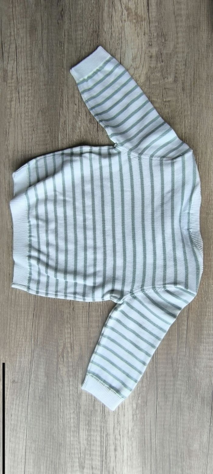 Pull neuf avec étiquette 9 mois - photo numéro 2