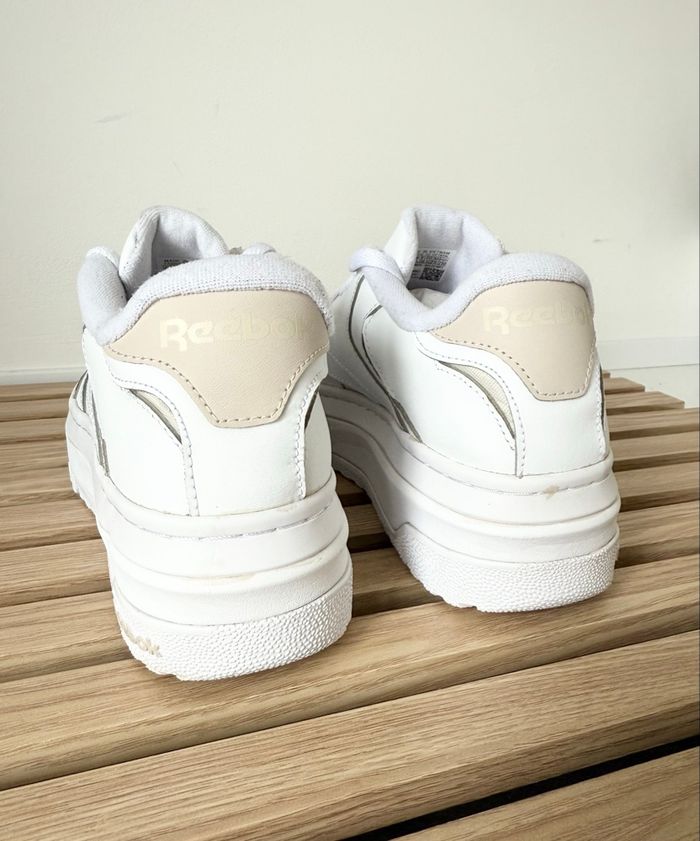 Baskets   Reebok -  Modèle Club C - Pointure  38,5 - Comme Neuves