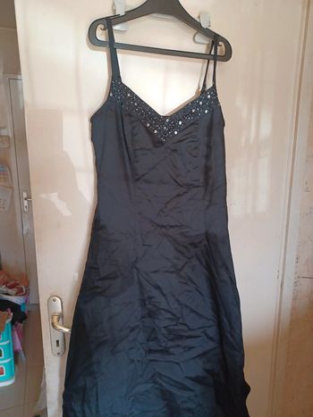 Robe noir chic bretelles réglables