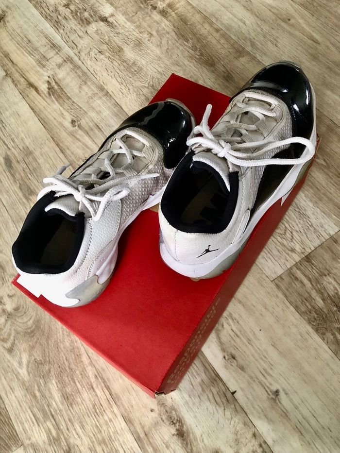 Air jordan • Noir/blanc • Taille 36,5 • Bon état - photo numéro 5