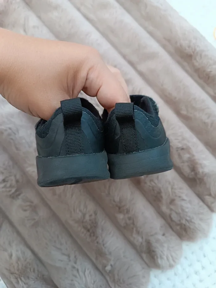 🔸 Baskets Noires Nike Enfant 22🔸 - photo numéro 4