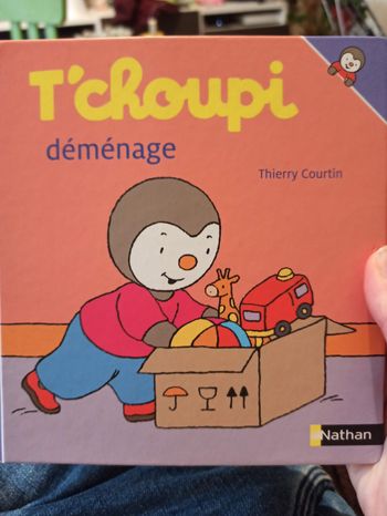 Livre T'choupi déménage