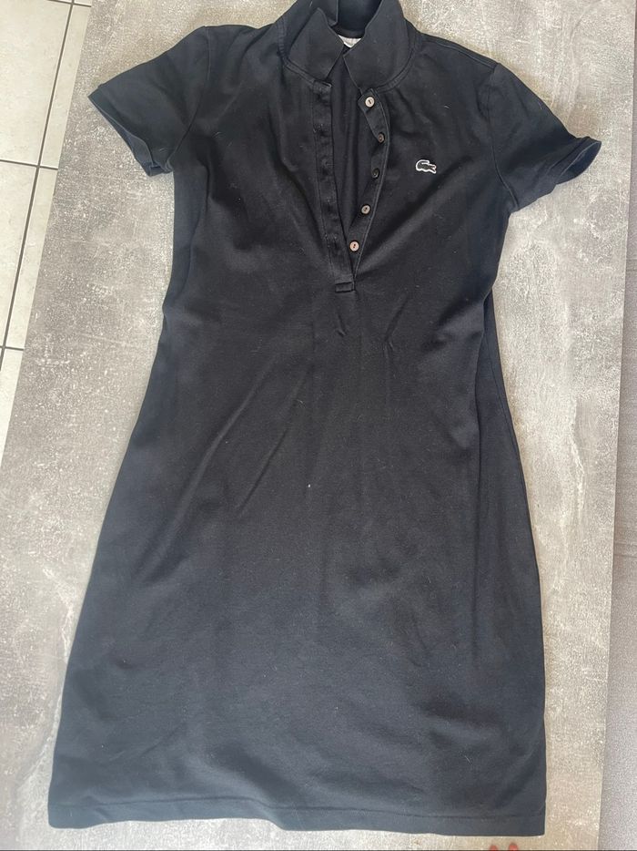 Robe Lacoste
