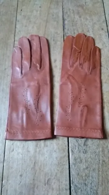 Gants cuir marron taillent petit