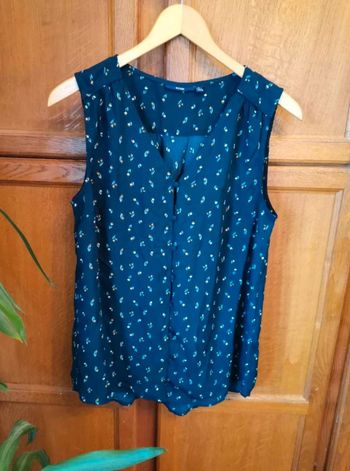 Blouse  /  top  débardeur épaules dénudées fleurs  kiabi  I.  Code  Y2k