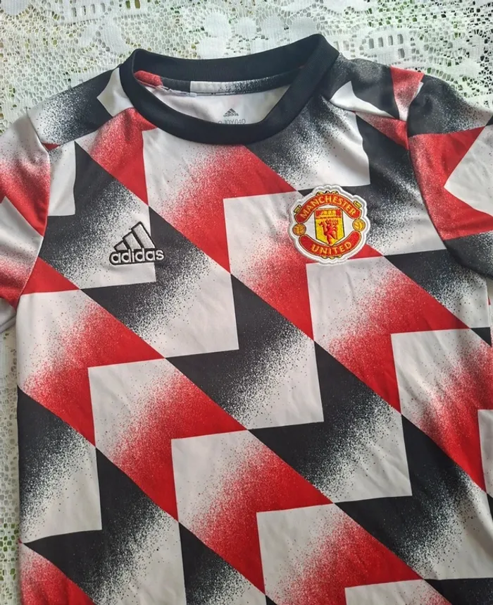 Maillot Adidas Manchester United  - taille 9-10 ans/ 140cm - très bon état - photo numéro 2