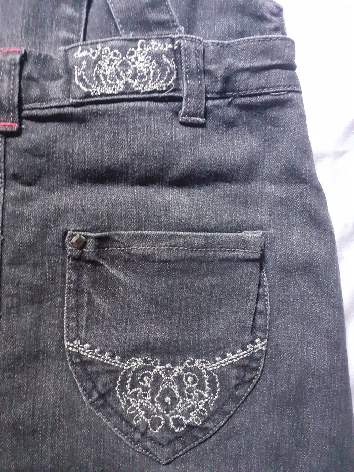 Robe salopette en jean noire - photo numéro 9