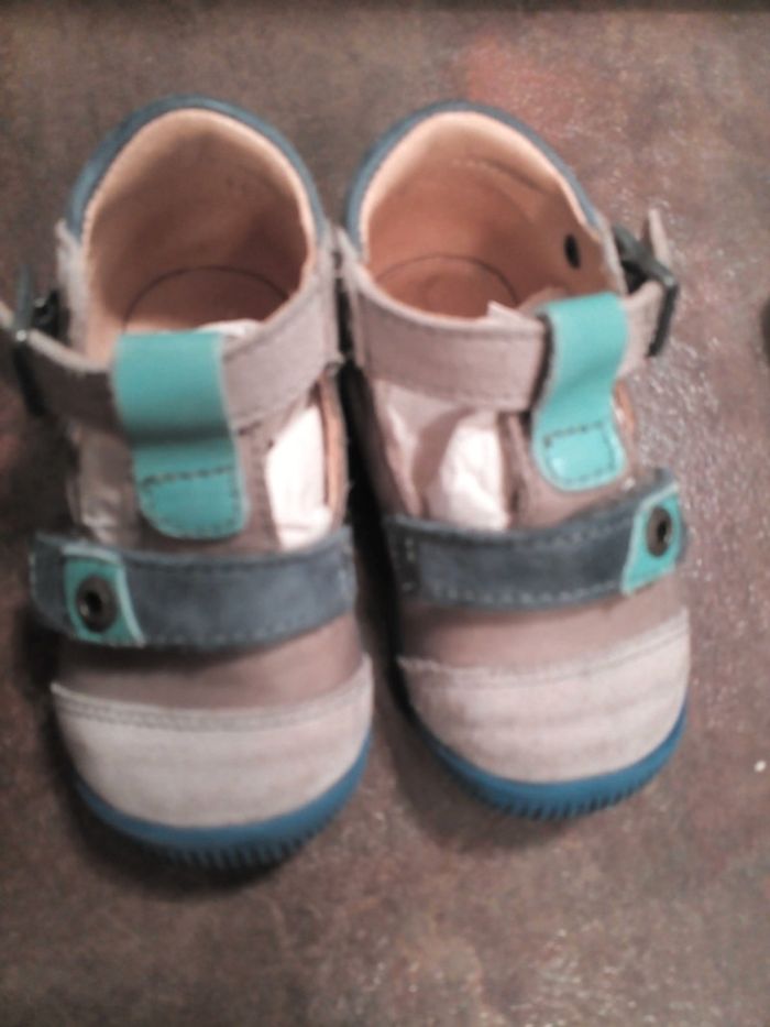 Chaussure taille 19