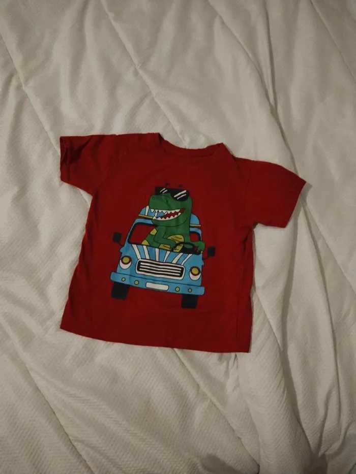 Tee shirt dinosaure