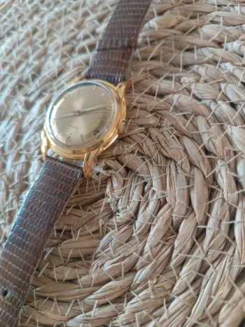 Montre vintage homme – cuir marron – fond acier inoxydable