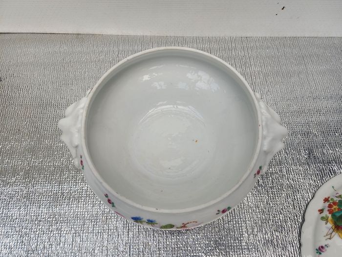 Vends  porcelaine    et soupière - photo numéro 5