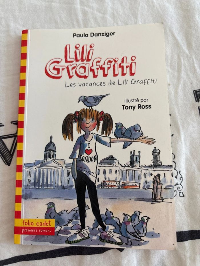 Livre poche Lili Graffiti