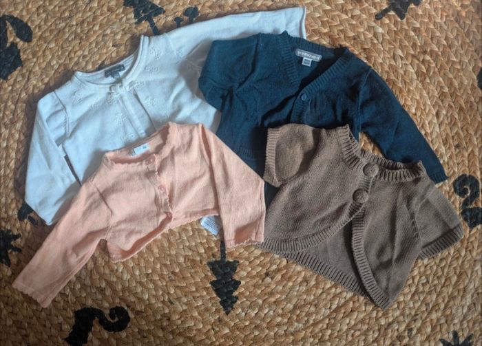 Lots t-shirts et gilets - photo numéro 2