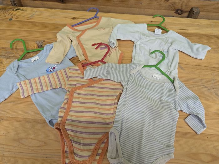 Lot 5 bodies manches longues 3 mois