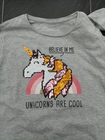 Magnifique tee shirt Licorne 🦄 14 ans (158 cm) neuf