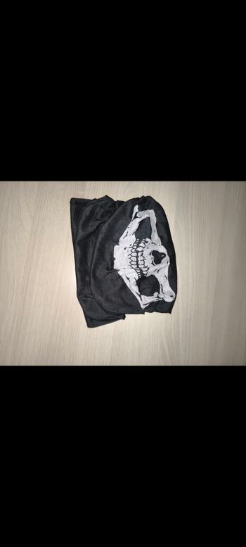 Snood noir squelette