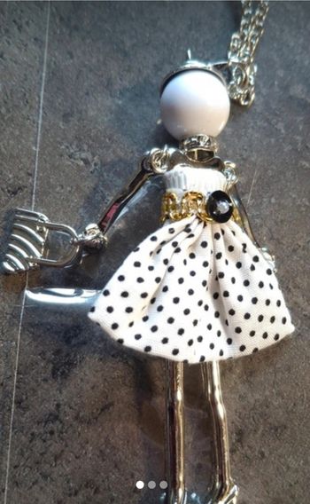 Original collier avec Pendentif Poupée 