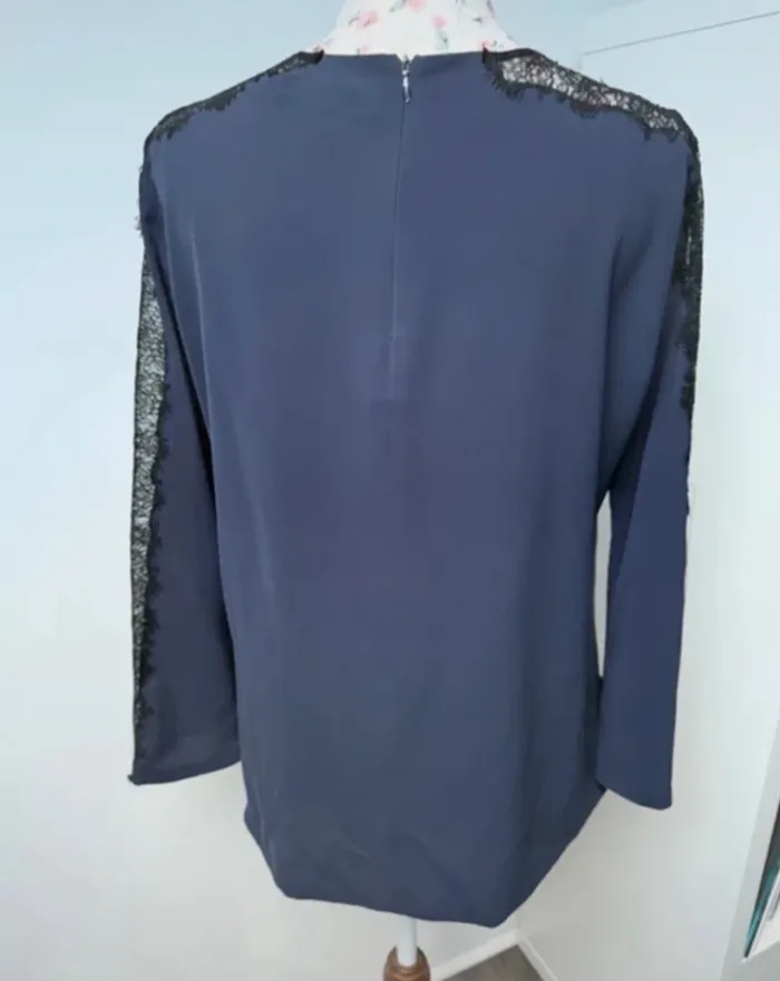 Blouse bleu marine et dentelle taille M ou 38 Zara - photo numéro 7