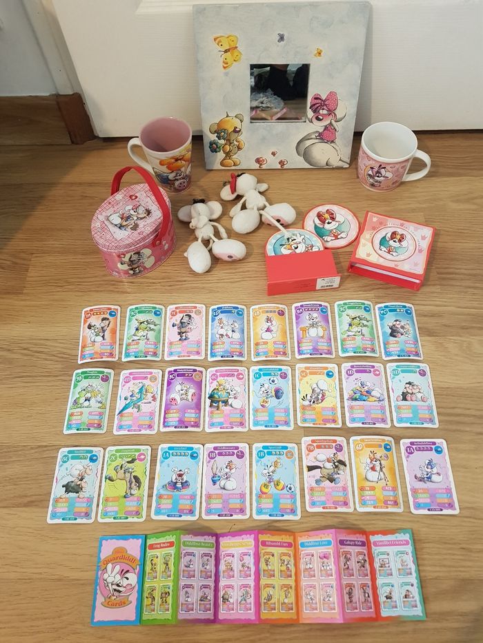 Lot de 24 cartes et objets Diddl