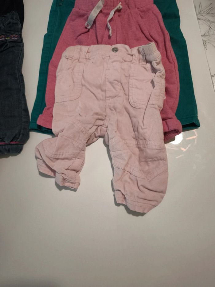 Lot 5 pantalon 6 mois - photo numéro 4