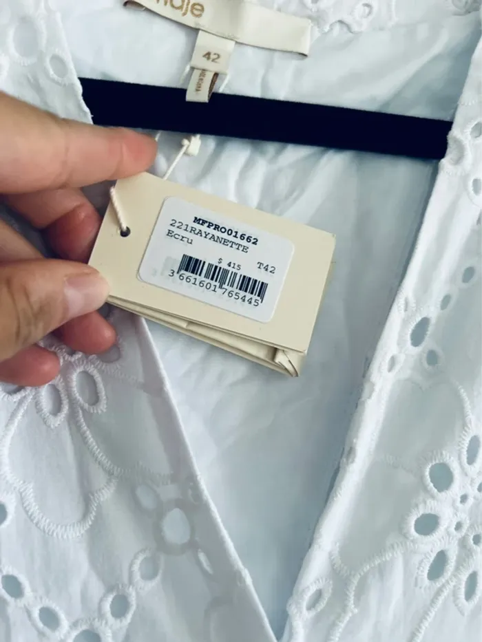 Sublime robe Maje en broderie Anglaise neuve étiquette taille 42 - photo numéro 4