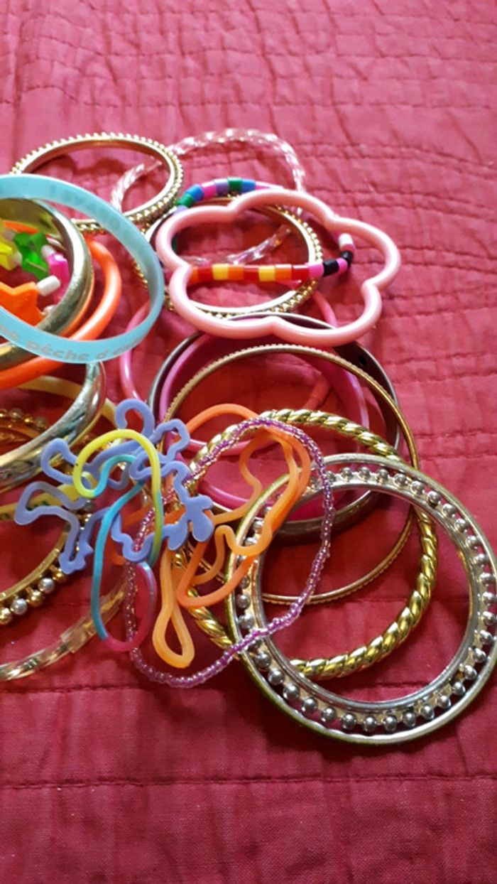 Lot vingtaine de bracelets - photo numéro 3