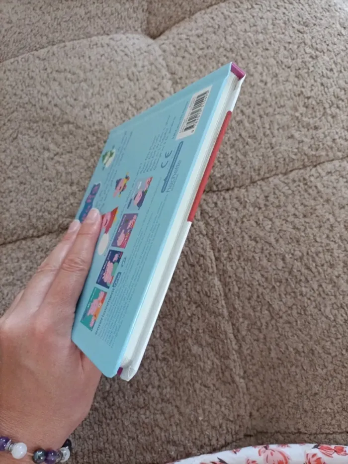 Livre cartonné Peppa pig : Peppa fait un bonhomme de neige - photo numéro 6