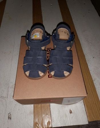 Sandales taille 19
