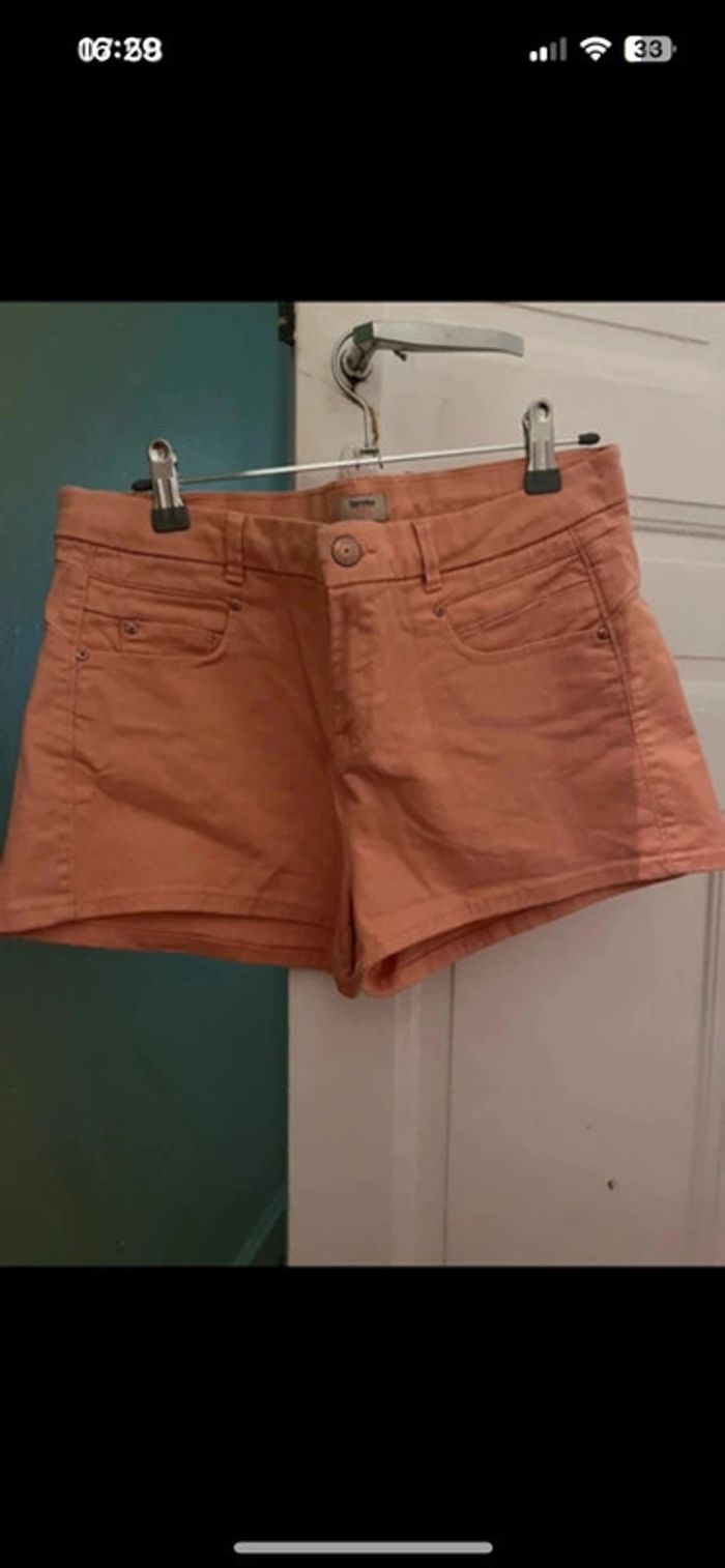 Short Bershka taille 38