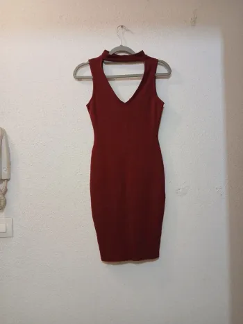 Robe bordeaux élastique " pull&bear" taille xs