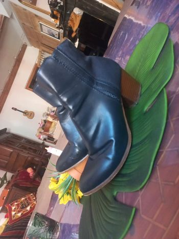 Chaussures talon mi haut, 39 a 40, très comfortable marine mi daim mi cuir synthétique