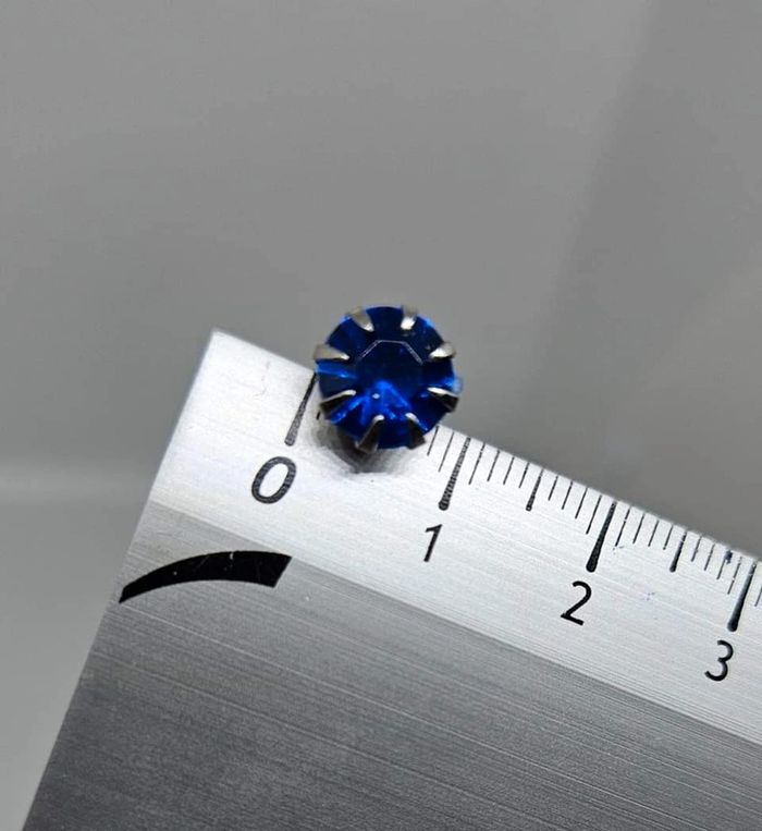 Paire de boucle d'oreille neuve bleu contour argenté - photo numéro 2