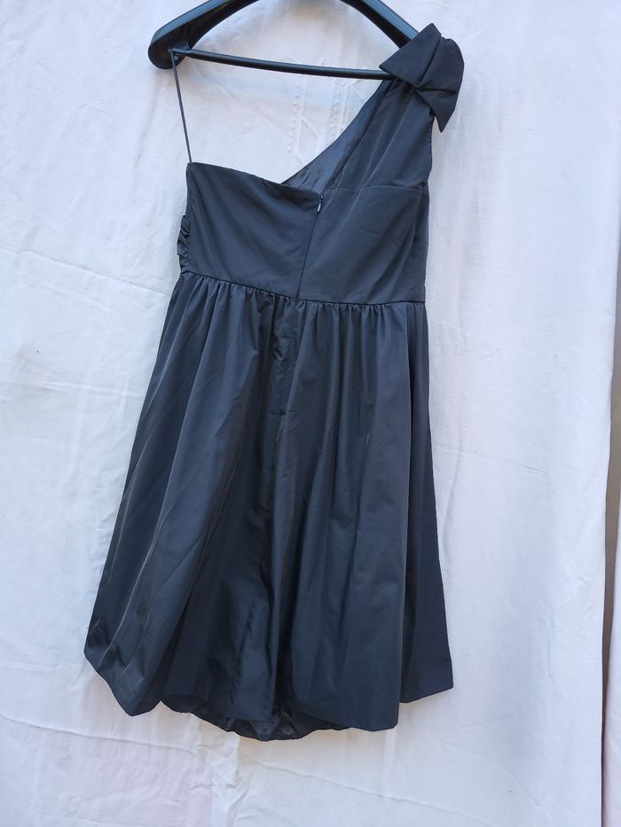 Robe asymétrique noire - photo numéro 4