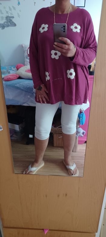 Très joli pull oversieze avec des fleurs femme T U