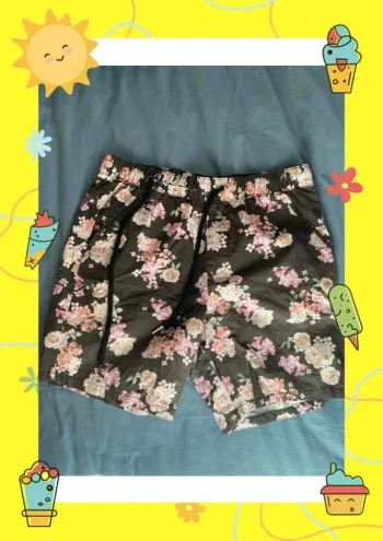 Short court à fleurs Asos W32 81 cm