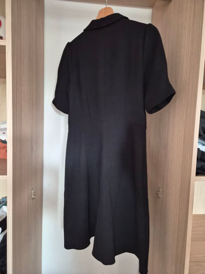 Robe noire Camaïeu coupe chemise. - photo numéro 3