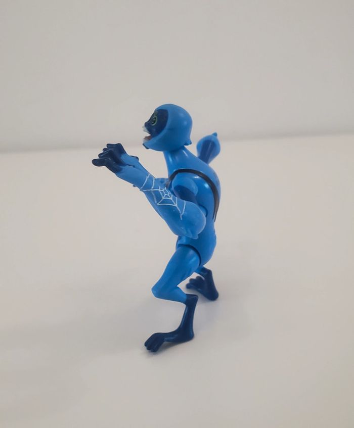 Ben 10 Ultimate Alien Figurine Articulée de Spidermonkey bleu Bandai 2009 Bon état 9cm env. - photo numéro 2